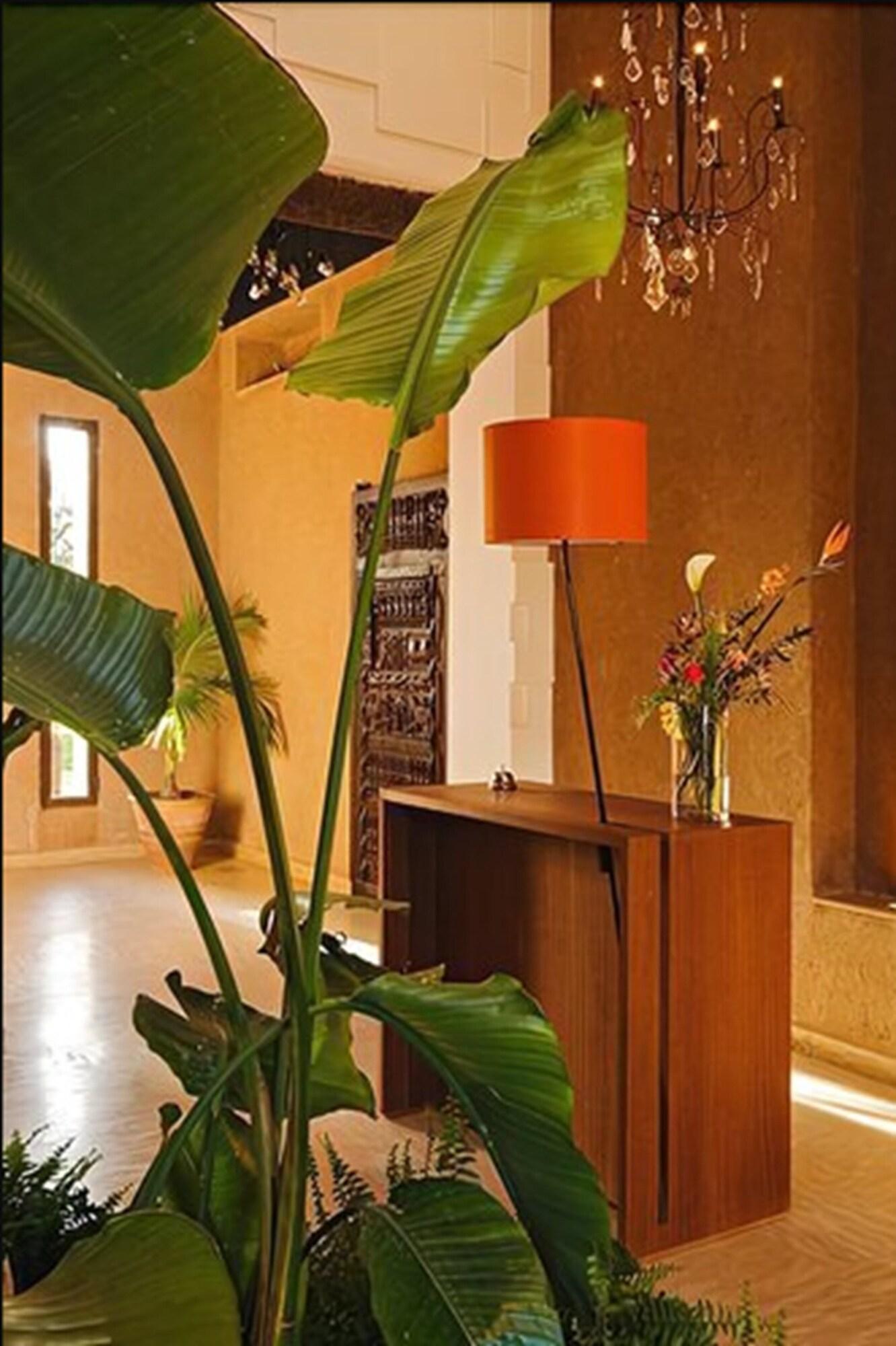 Les Cinq Djellabas Hotel 4*